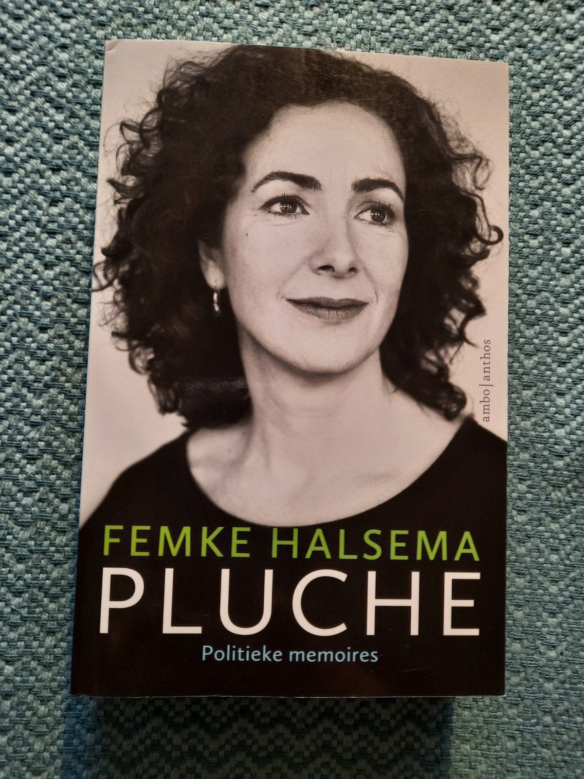 Femke Halsema - Pluche: Politieke memoires - Paperback, Boeken, Overige Boeken, Zo goed als nieuw, Ophalen of Verzenden