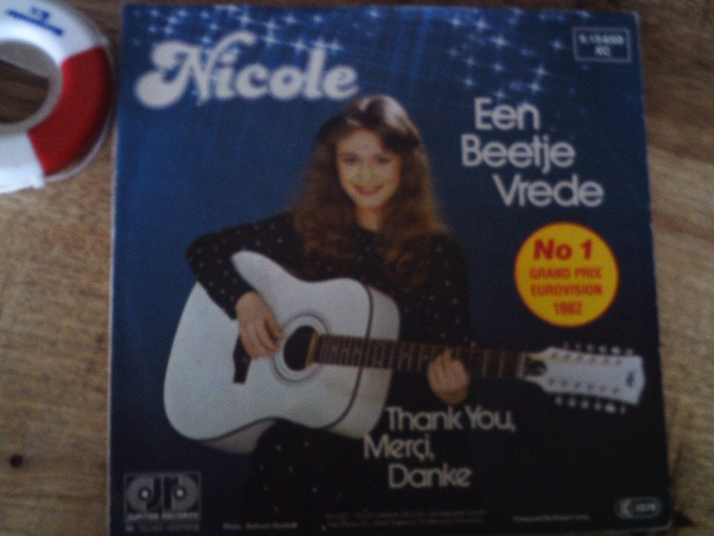 nicole - een beetje vrede  30jun, 7 inch, Ophalen of Verzenden, Zo goed als nieuw, Nederlandstalig