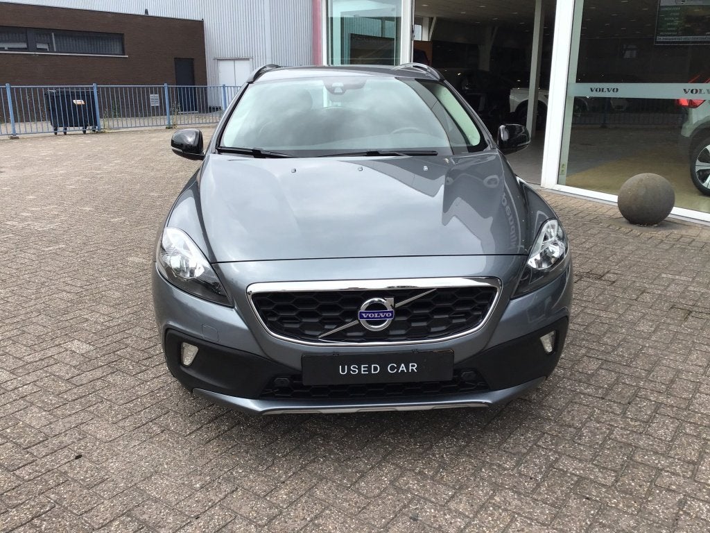 Volvo V40 Cross Country 180PK AUT6 T4 Momentum| Trekhaak| Na, Auto's, Volvo, Gebruikt, Zwart, 700 kg, Origineel Nederlands