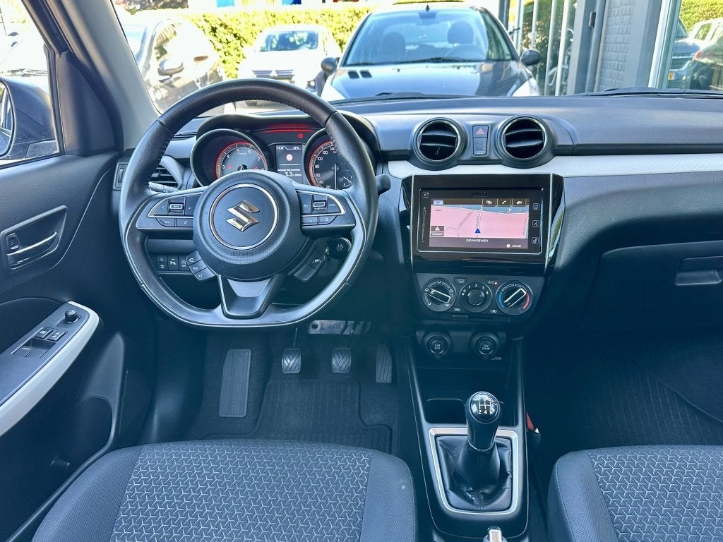 Suzuki Swift 1.2 Select Smart Hybrid Navi Camera Adaptive-Cr, Auto's, Suzuki, Keurmerk '100% Onderhouden', 83 pk, Stof, Gebruikt