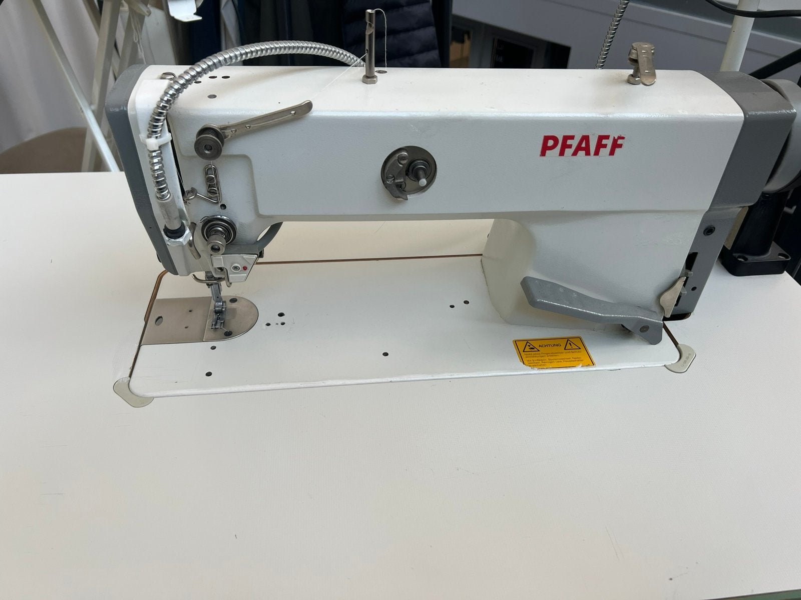 Pfaff 951 industrie naaimachine naald transport automaat, Hobby en Vrije tijd, Naaimachines en Toebehoren, Ophalen, Naaimachine