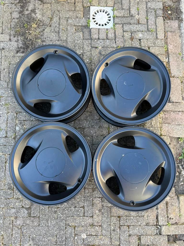 SAAB 900 / 9000 matzwarte directionele Aero velgen, Auto-onderdelen, Ophalen, Zomerbanden, Velg(en)
