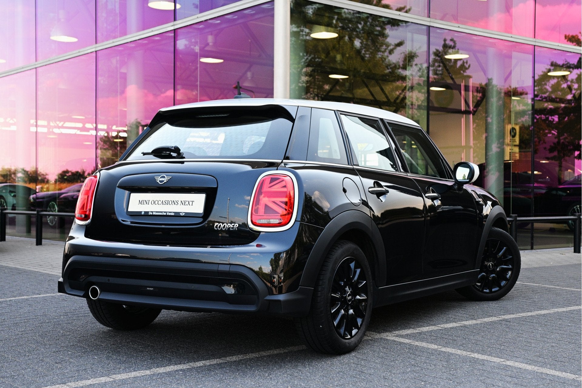 MINI Hatchback Cooper Classic Camden Automaat / Cruise Contr, Auto's, Gebruikt, Met garantie (alle), Zwart, Origineel Nederlands