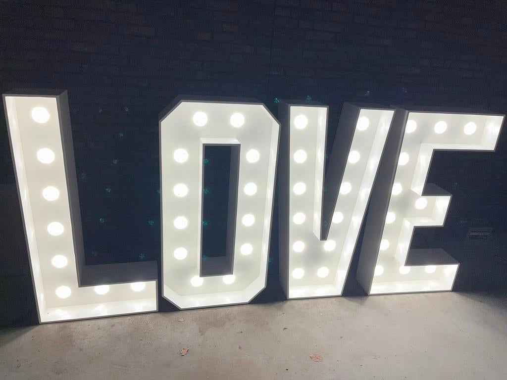 Grote LOVE letters met verlichting - Perfect voor evenemente, Versiering, Gebruikt, Ophalen of Verzenden, Nvt