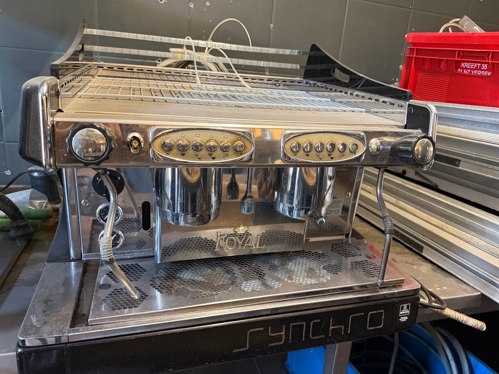 Professionele Royal Synchro Espresso met koffiemolen, Gebruikt, Espresso apparaat, 10 kopjes of meer, Gemalen koffie