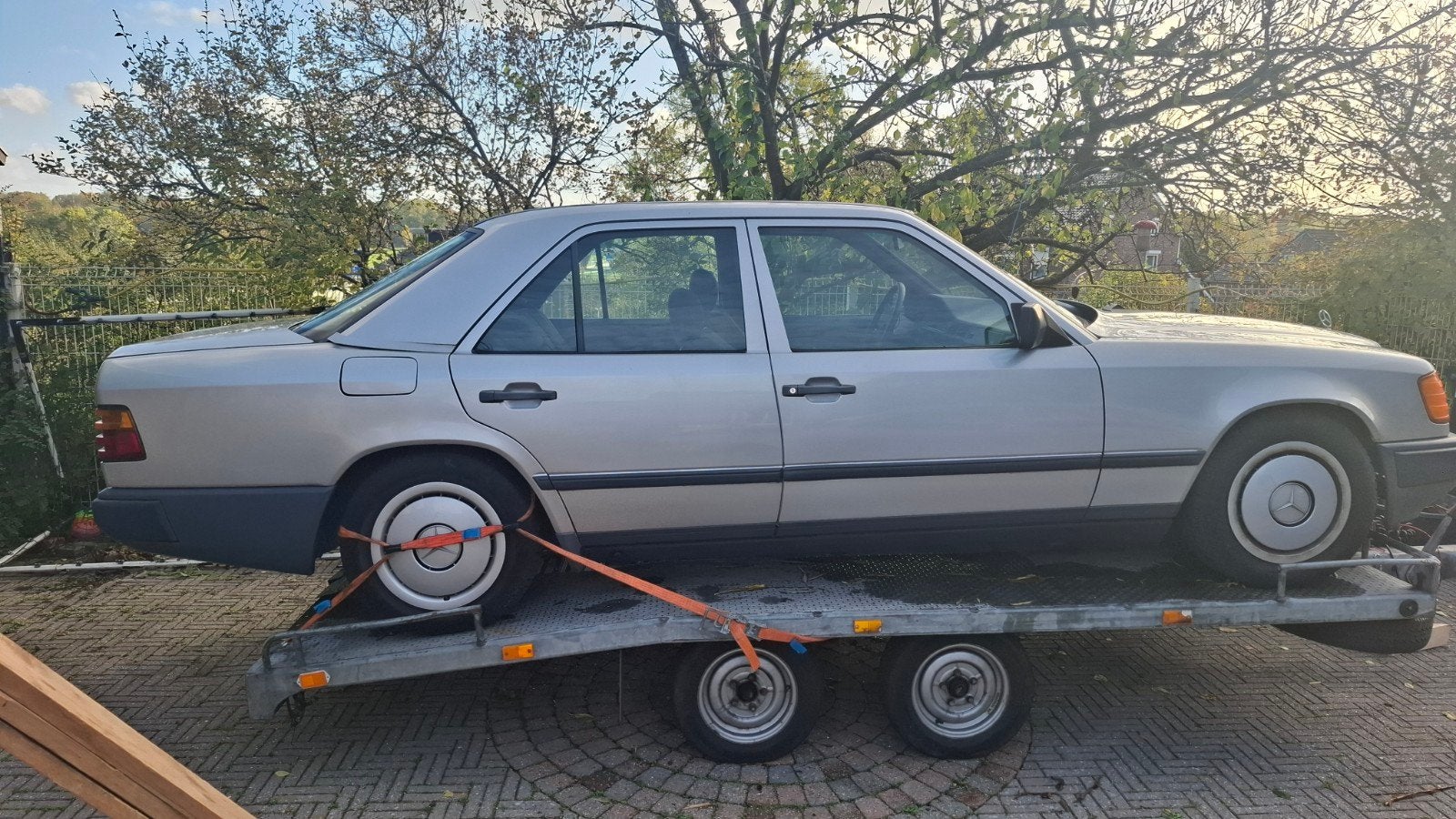 Mercedes 300d bijna belastingvrij, Auto's, Particulier, Blauw, Sedan, Zilver of Grijs