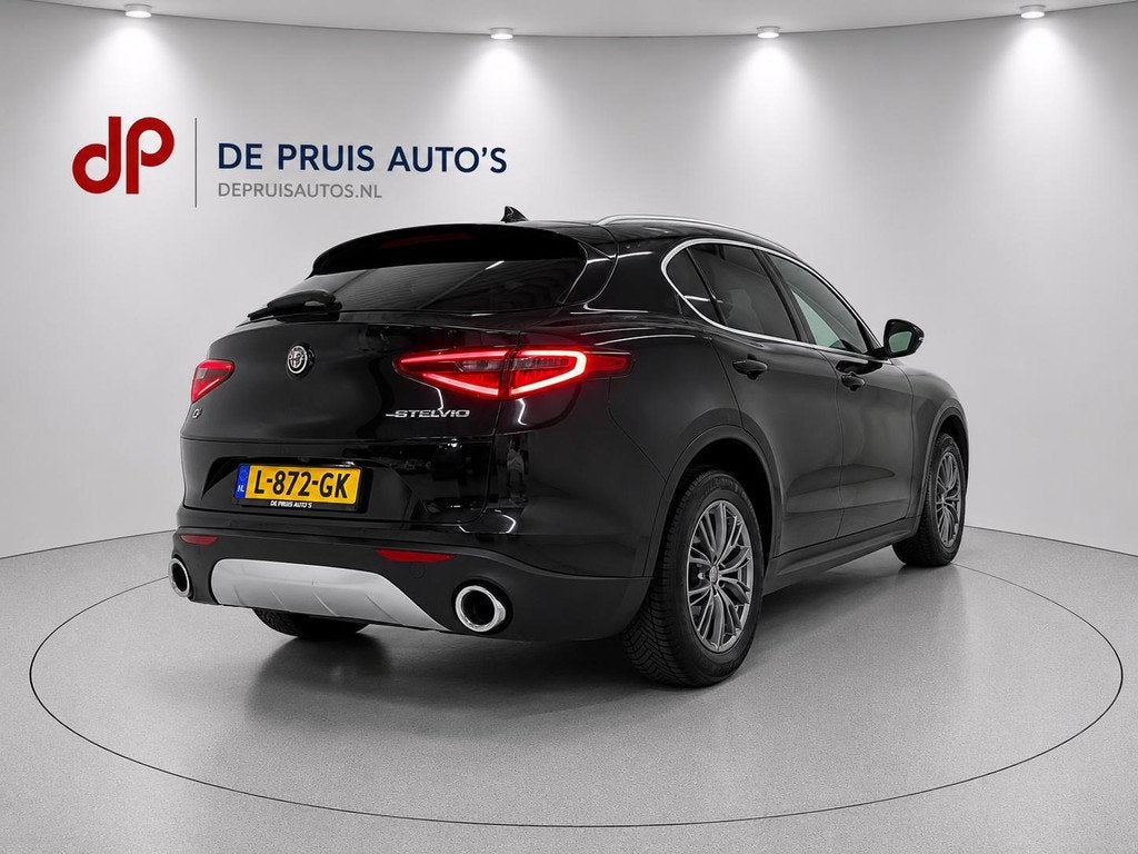 Alfa Romeo Stelvio 2.0 T AWD Super Q4 PackVeloce Trekhaak Ca, Auto's, Alfa Romeo, Euro 6, 4 cilinders, Zwart, Bedrijf