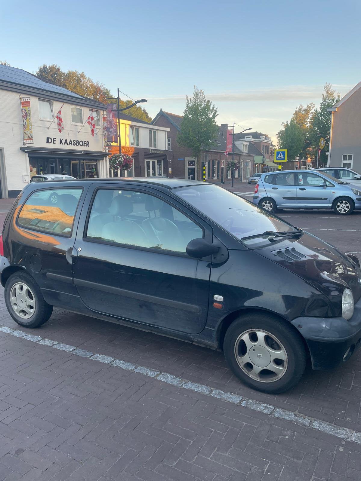 Renault Twingo 1.2 1999 initiale zwart 125.000 € 750, Auto's, Renault, Voorwielaandrijving, 600 kg, 4 cilinders, Zwart