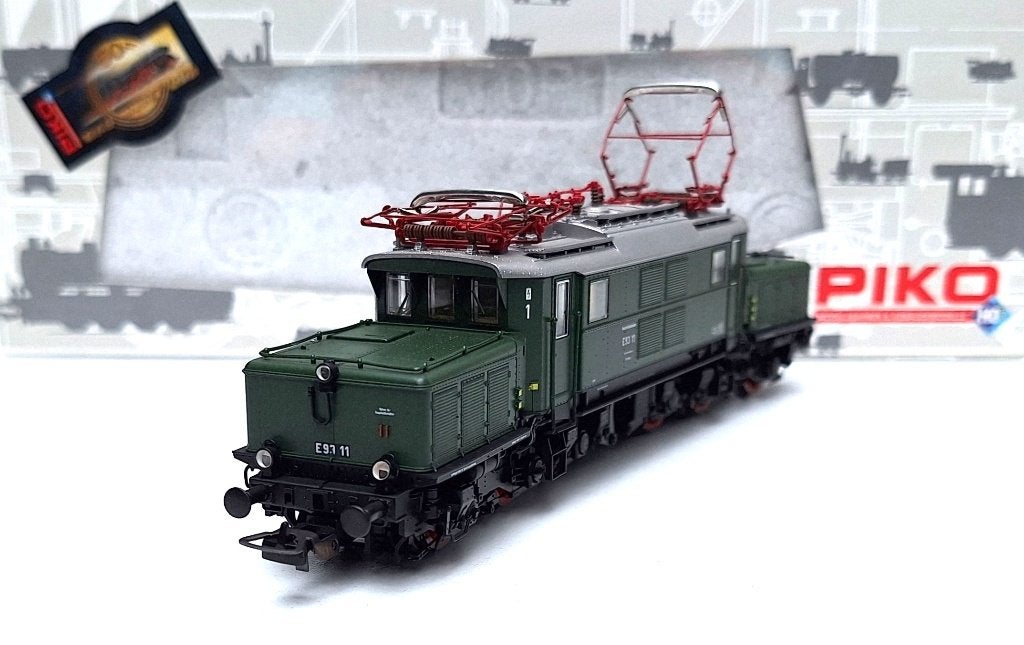 PIko 51290 Eloc E93 11 analoog/digitaal v Märklin als nieuw, Wisselstroom, Locomotief, Zo goed als nieuw, Analoog