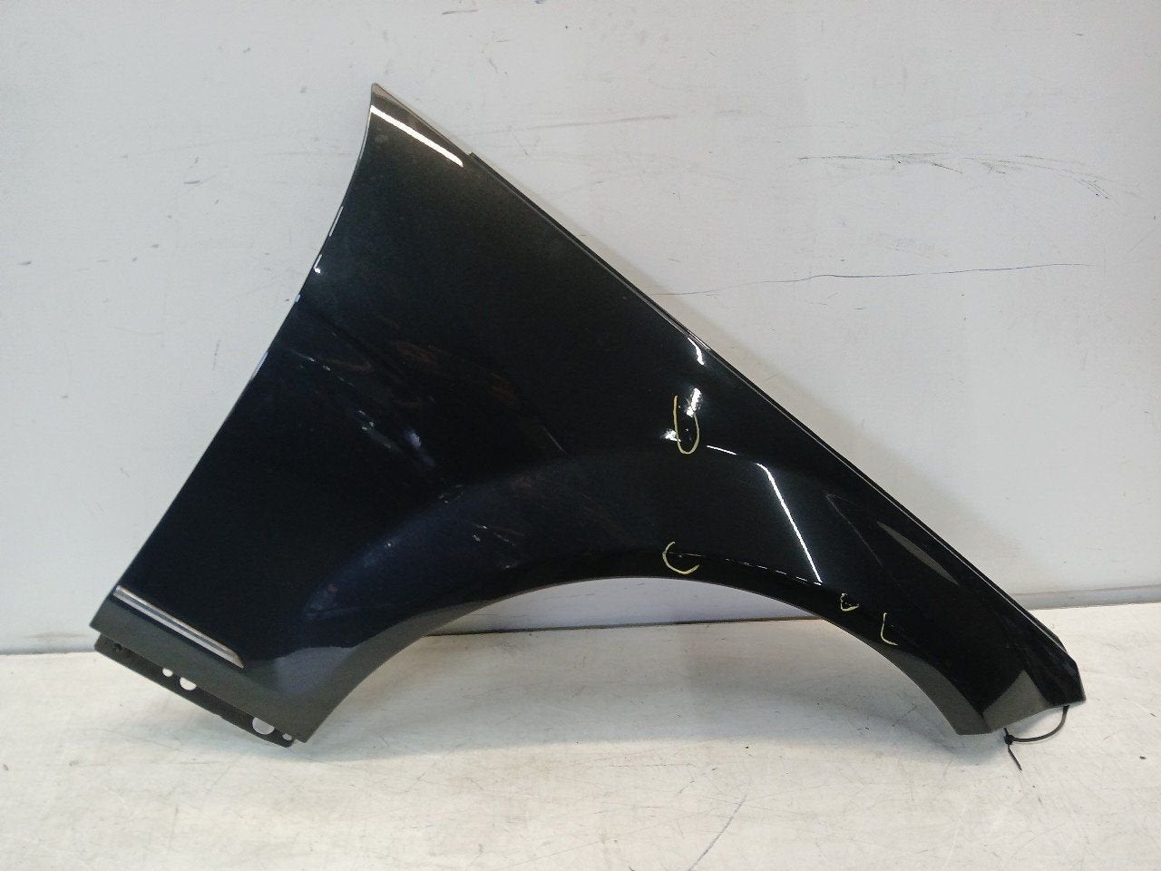 Spatbord rechts voor Mercedes-Benz C-Klasse, Onderdelen@venauto.nl, Van der Ven Autorecycling B.V., Gebruikt, Ettenseweg 76, 4706 PB Roosendaal, The Netherlands