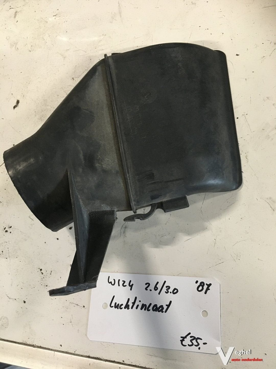Mercedes w124 2.6 / 3.0 benzine 1987  Luchtinlaat tbv luchtf