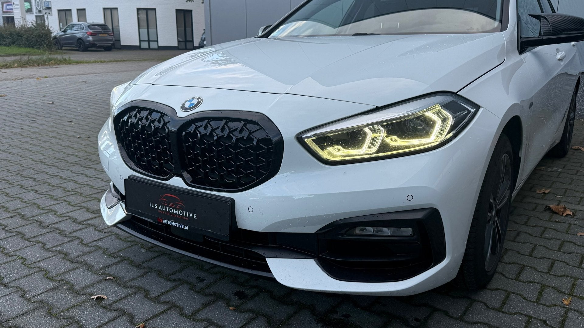 BMW 1-serie 118i M-Pakket 2020 CarPlay Navi Stoelverwarming, Dealer onderhouden, Leder en Stof, Wit, Bedrijf