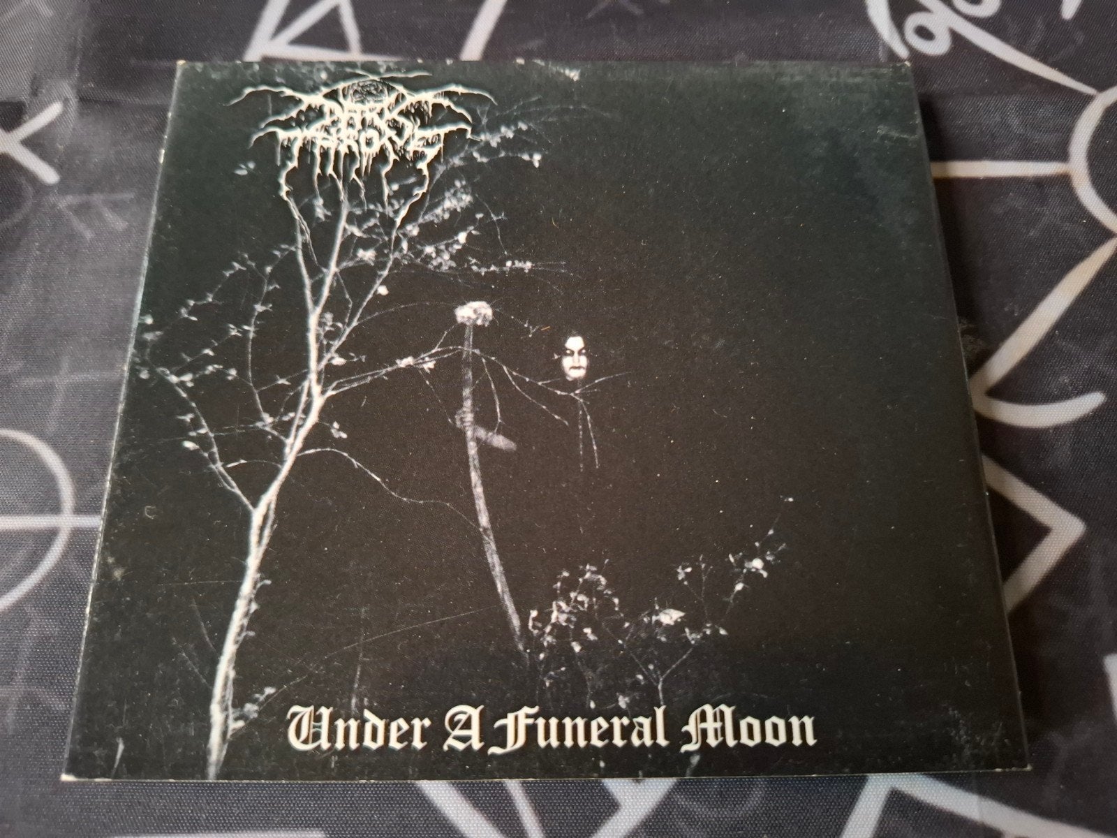 Darkthrone - Under a Funeral Moon [CDVILED35]  1993/2003, Cd's en Dvd's, Ophalen of Verzenden, Zo goed als nieuw, Black metal