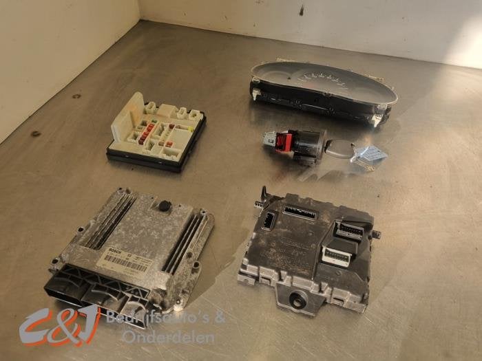Kontaktslot + computer van een Renault Master, Gebruikt, -, Renault, -