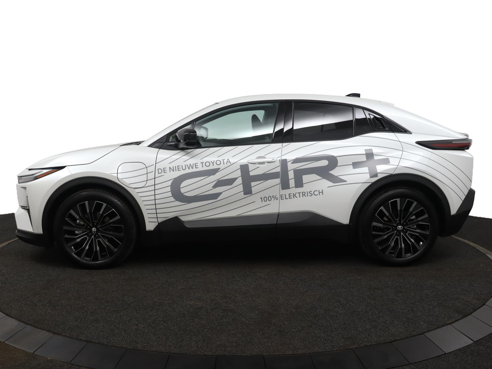 Toyota C-HR+ First Edition 77 kWh | Adaptive Cruise Control, Auto's, Toyota, 12 maanden, Gebruikt, Leder en Stof, Wit