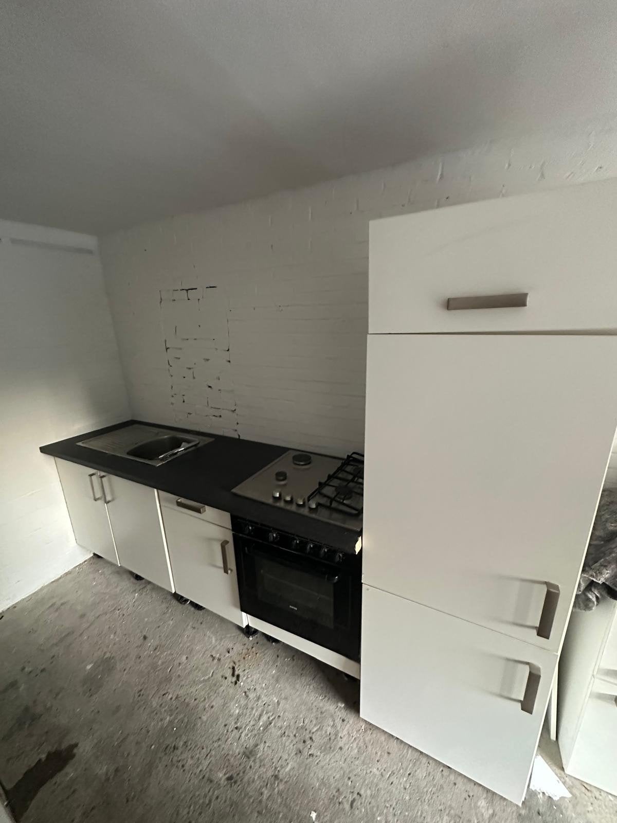 Complete Keuken Inclusief Oven, Gaskookplaat en Afzuigkap