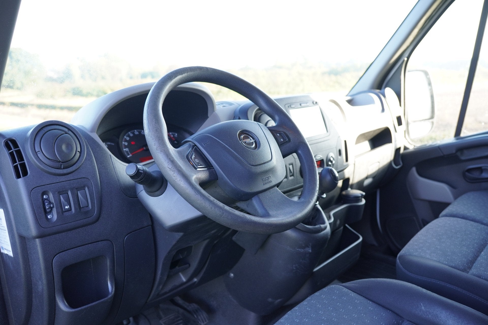 Opel Movano 2.3 CDTI L1H2 / Airco / Nav / Camera / Cruise /, Voorwielaandrijving, Euro 5, Gebruikt, Zwart