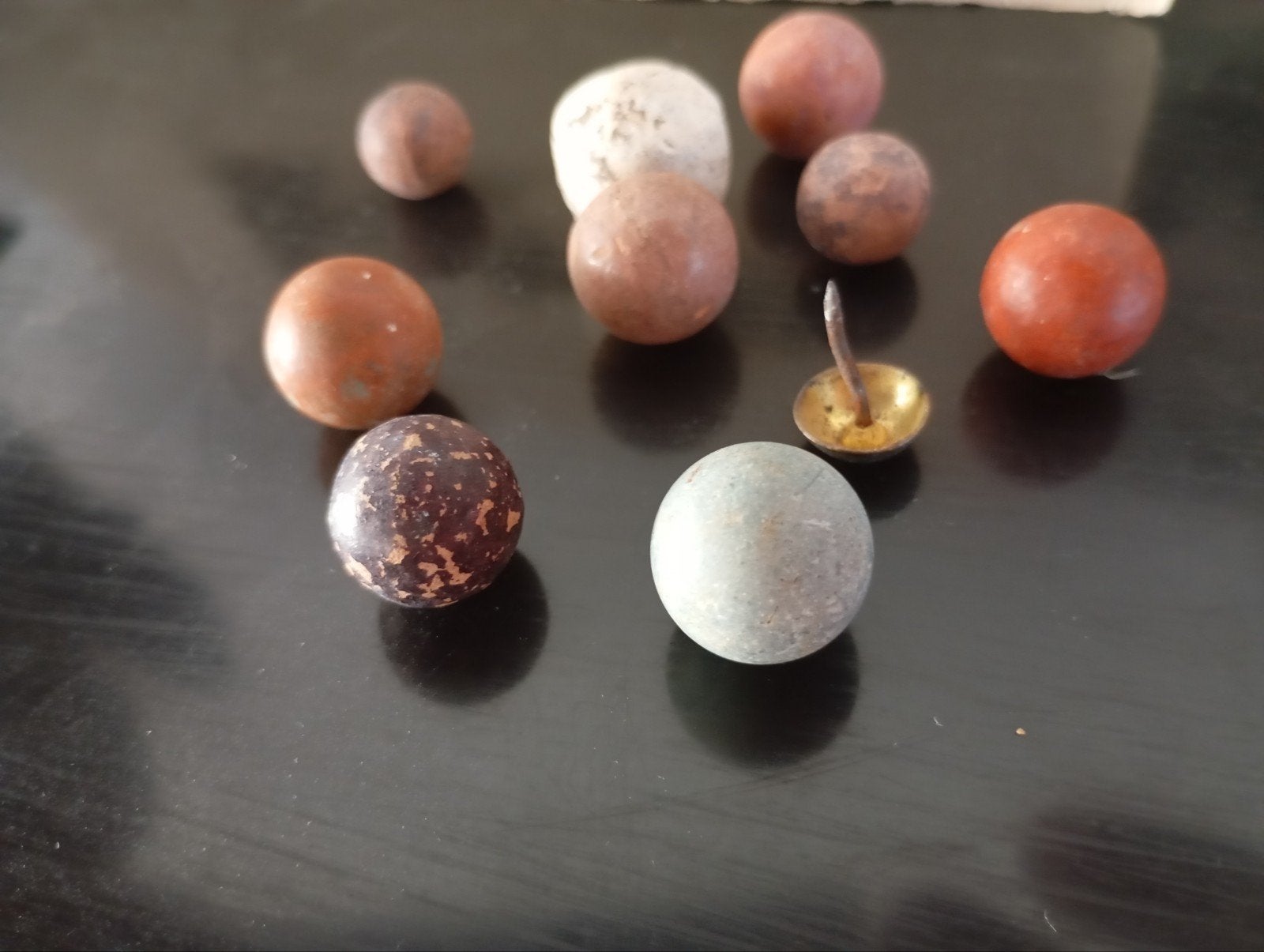 Vintage Knikkers 17e eeuw+ 1 Musket kogel, Antiek en Kunst, Antiek | Keramiek en Aardewerk, Ophalen of Verzenden