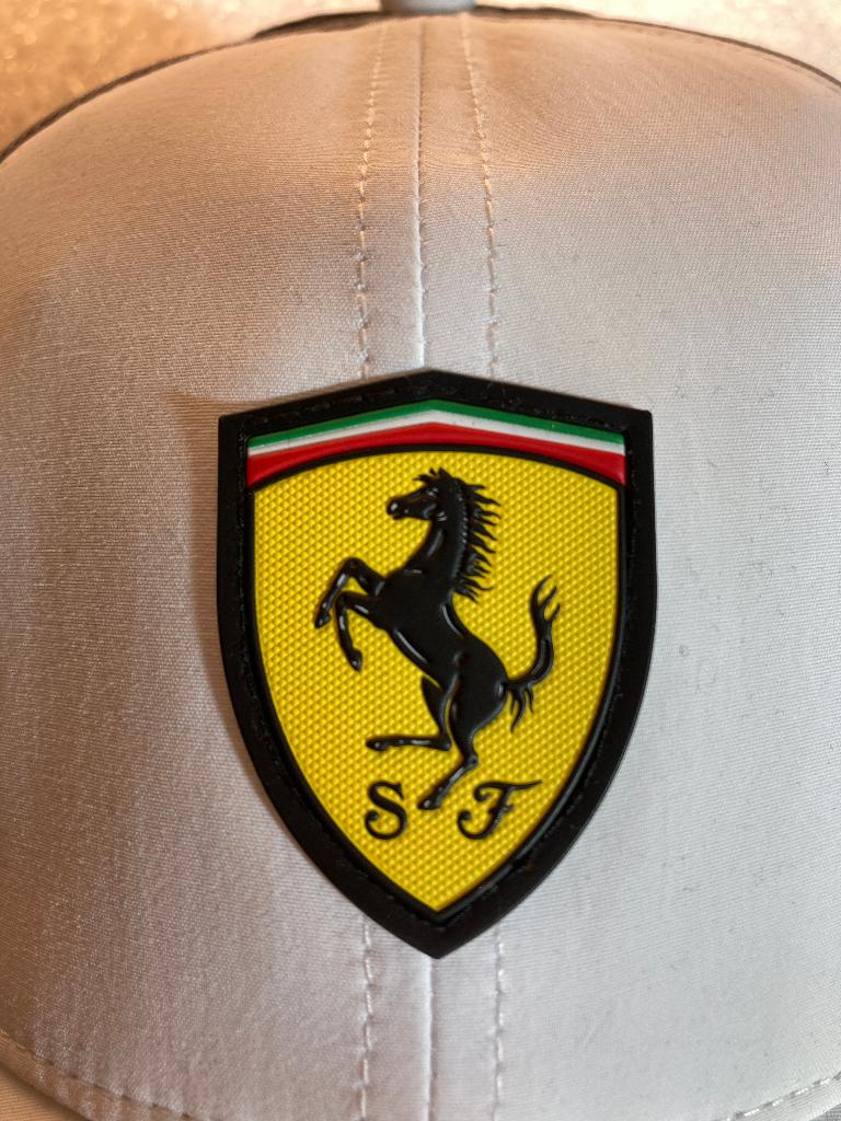 ✅ Ferrari pet Hamilton Leclerc Formule 1 Curved cap Wit, Ophalen of Verzenden, Nieuw, Formule 1