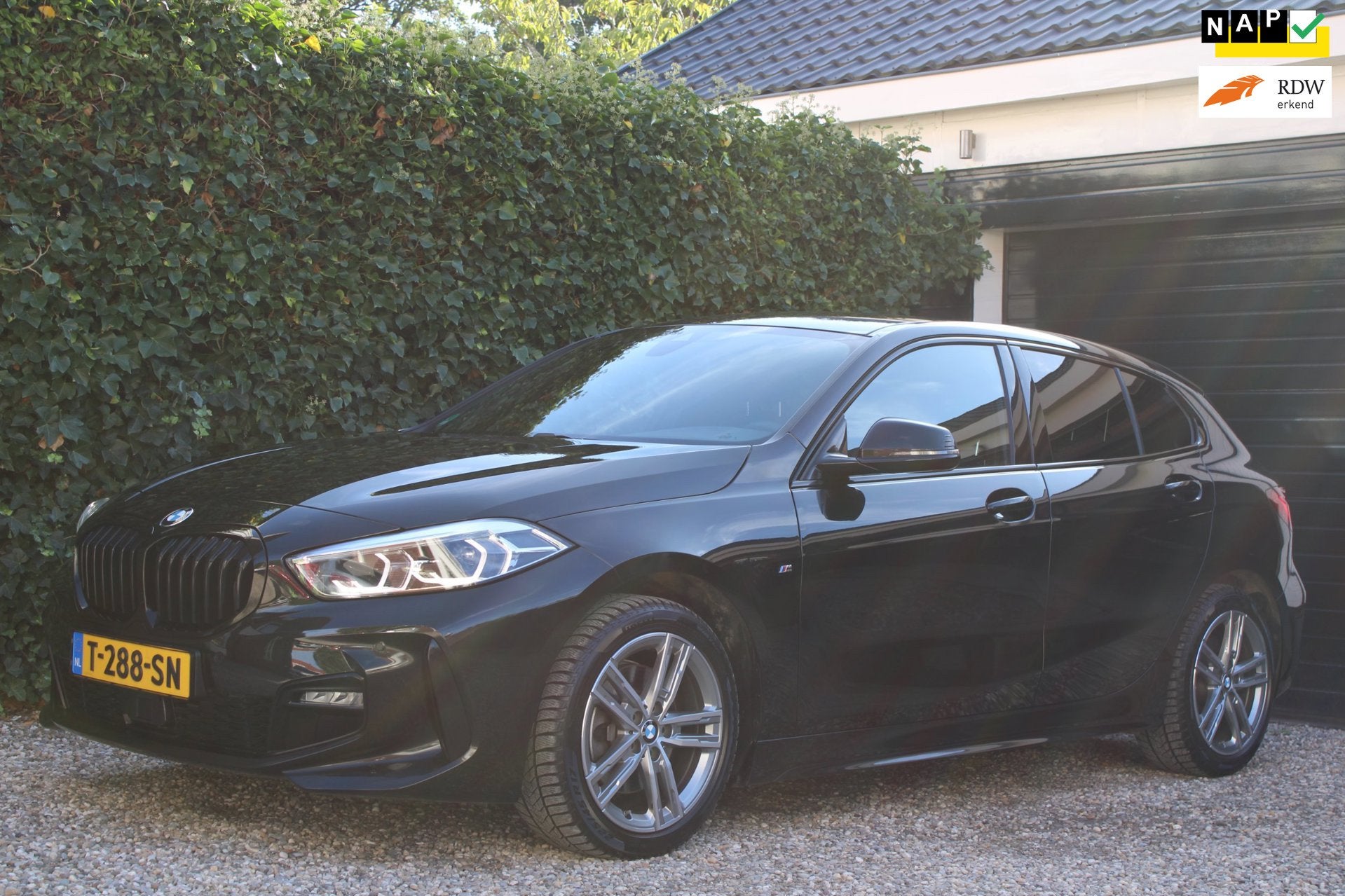 BMW 1-serie 118i | M- pakket | Digitaal dashboard | BTW | 1e, Dealer onderhouden, 136 pk, Gebruikt, Leder en Stof