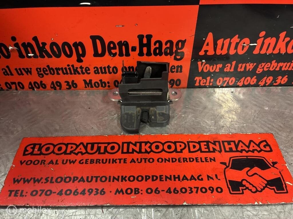 VW Golf Tiguan Passat ('03-'08) Achterklep Slotmechaniek, Gebruikt, Volkswagen, Ophalen of Verzenden, Volkswagen