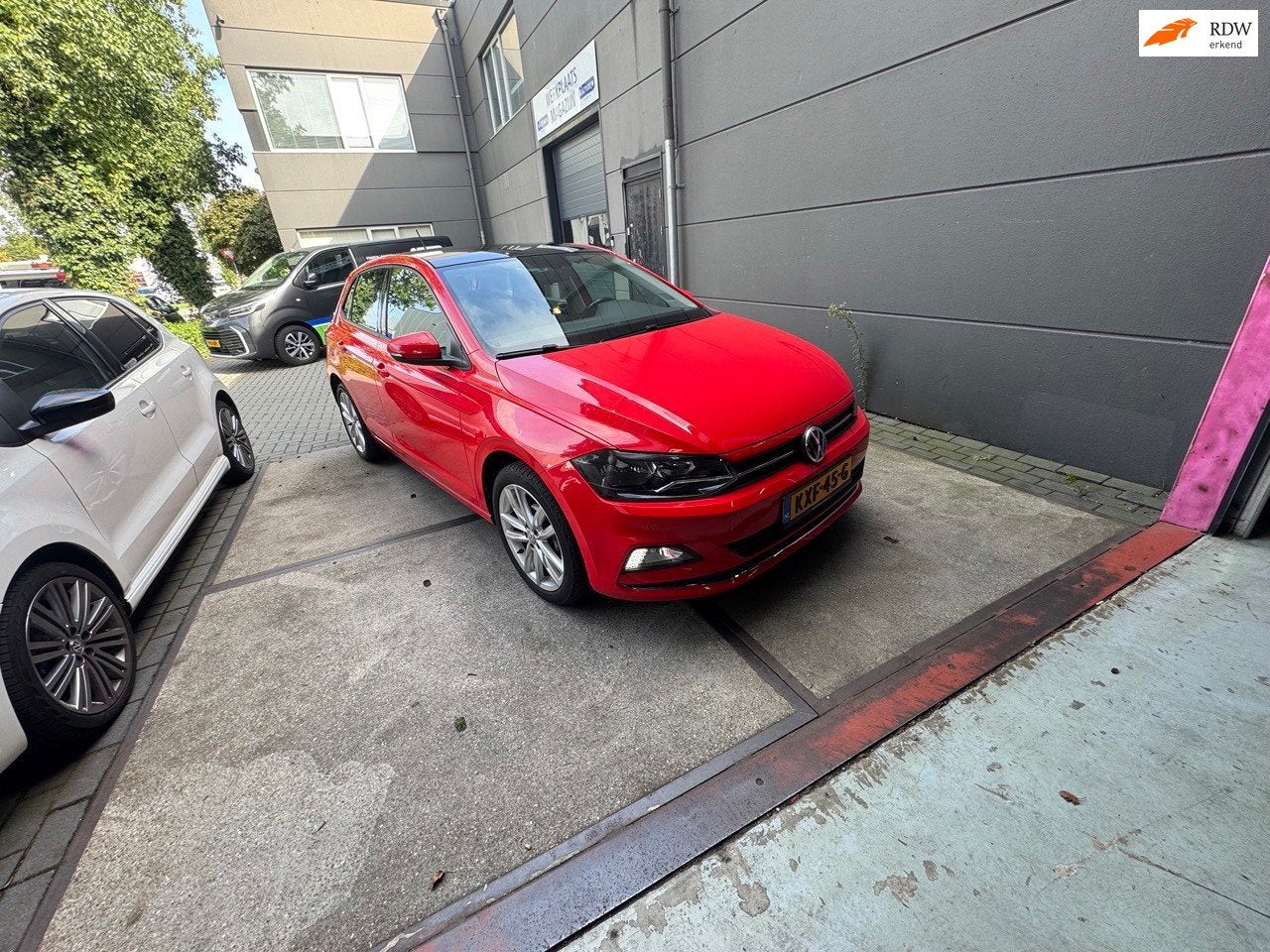 Volkswagen POLO 1.0 TSI Highline Business R, Auto's, Voorwielaandrijving, Dealer onderhouden, Stof, Gebruikt