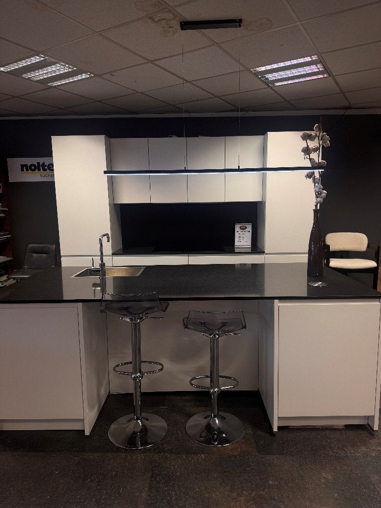 Luxe Nolte kookeiland met composiet werkblad, Overige typen, Ophalen of Verzenden, Greeploos, Graniet of Steen