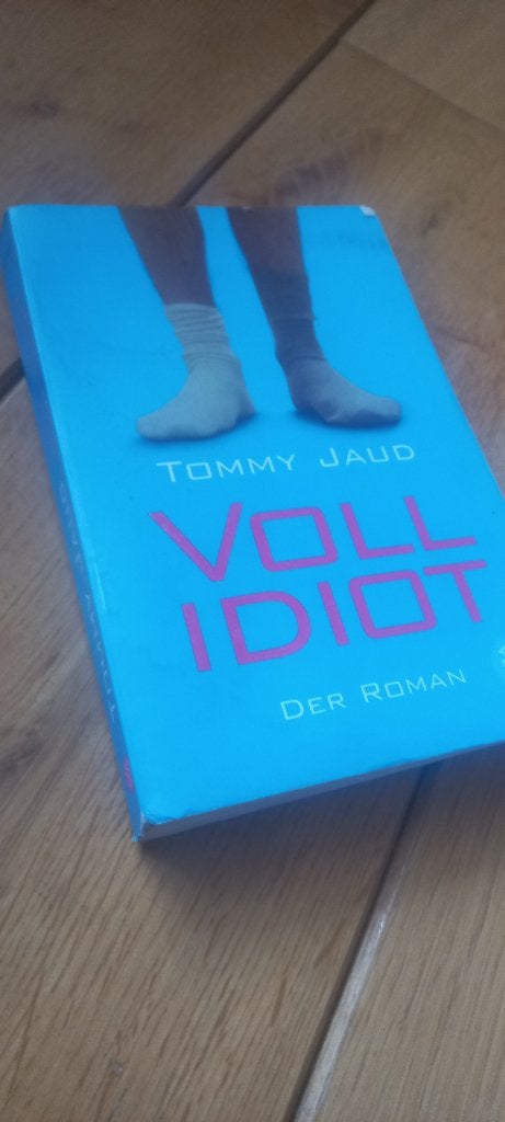 Tommy Jaud - Voll Idiot (in het Duits) - zgan, Ophalen of Verzenden, Zo goed als nieuw, Tommy Jaud, Fictie
