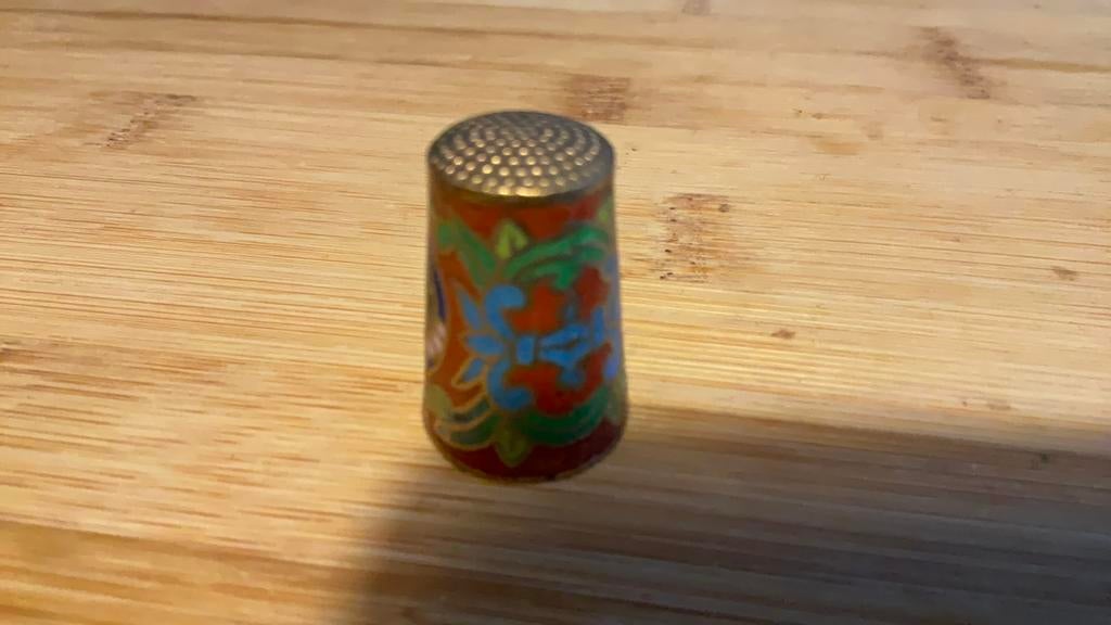 Vingerhoedje cloisonne, Verzamelen, Ophalen of Verzenden, Zo goed als nieuw