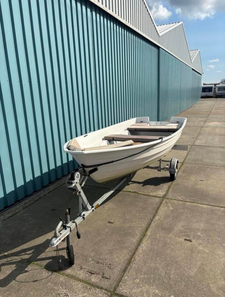 Polyester boot 380/150 inclusief trailer, Watersport en Boten, Ophalen of Verzenden, Zo goed als nieuw, Minder dan 70 pk, 3 tot 6 meter