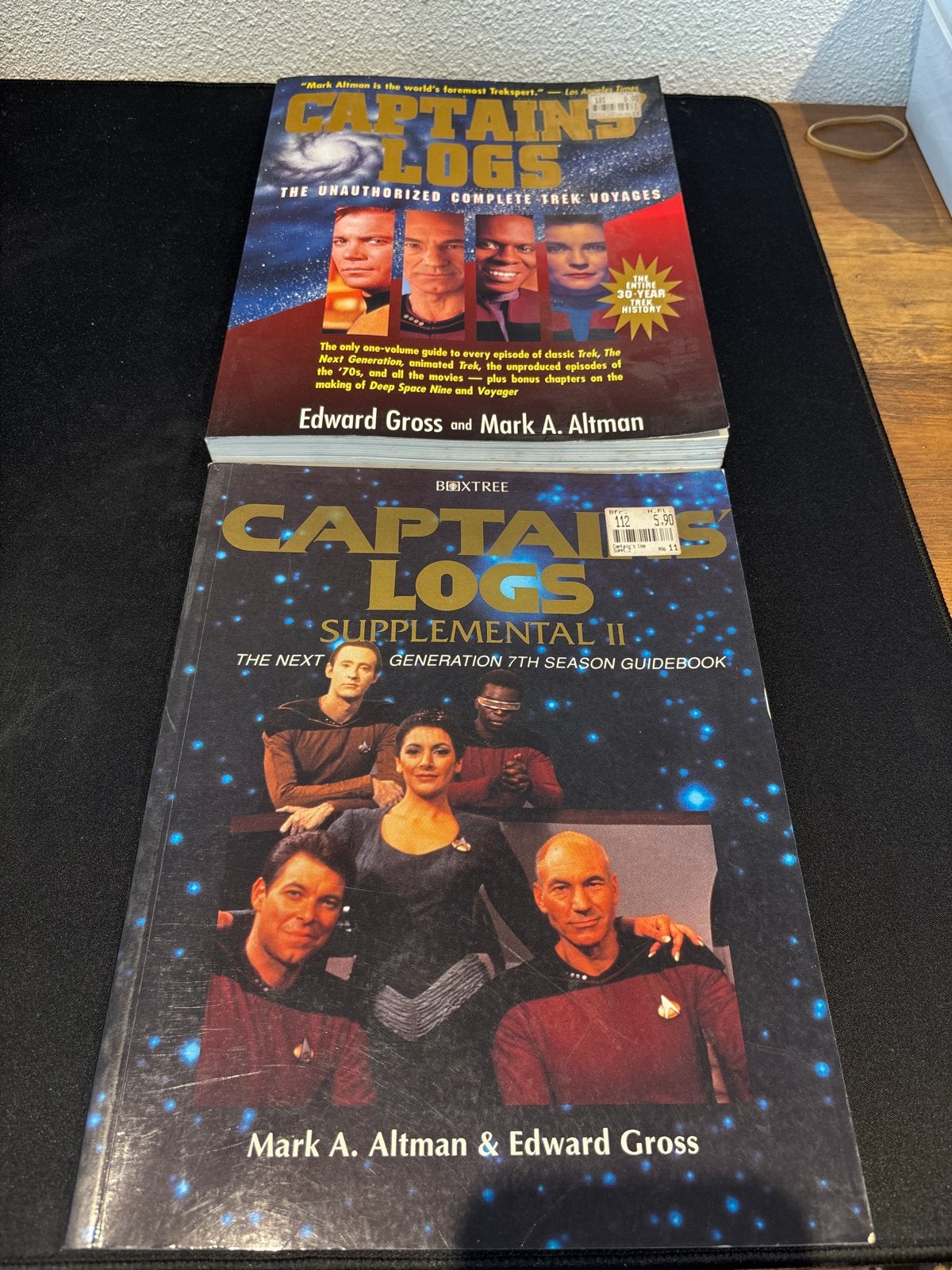 Captain's Logs Star Trek Boeken - Set van 2, Ophalen of Verzenden, Gelezen, Filmspecifiek