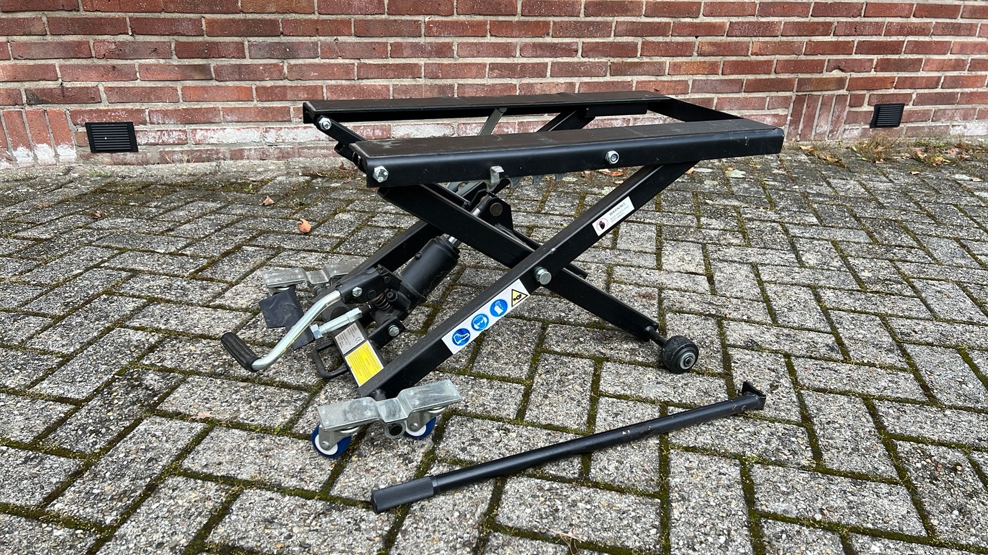 Datona Motorlift Harley  Mat zwart, Ophalen