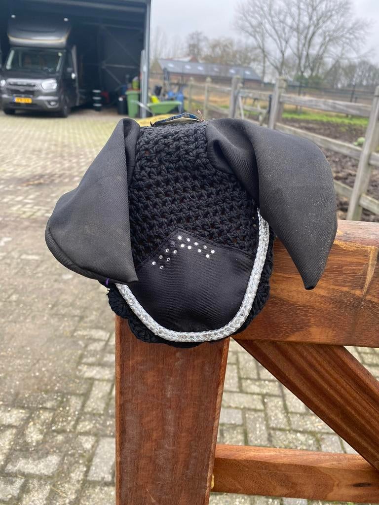 Oornetje M en kindbondje, Ophalen, Zo goed als nieuw, Dressuur