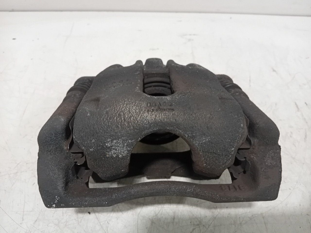 Remklauw rechts voor Nissan Micra, Onderdelen@venauto.nl, Van der Ven Autorecycling B.V., Gebruikt, Ettenseweg 76, 4706 PB Roosendaal, The Netherlands
