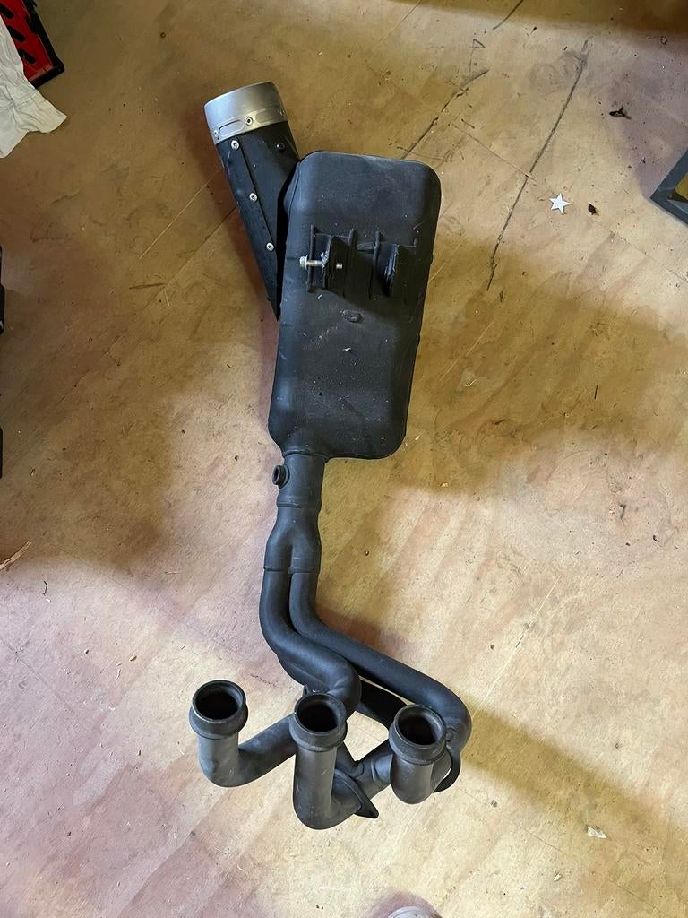 Orgineel uitlaatsysteem Yamaha XSR900, Ophalen