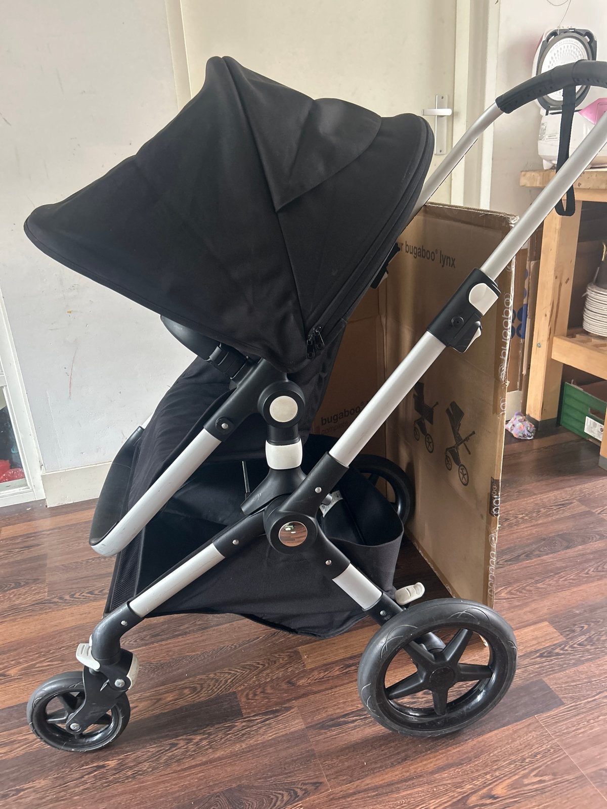 Bugaboo Lynx kinderwagen met ongebruikte bassinet, Bugaboo, Zo goed als nieuw, Met reiswieg, Ophalen