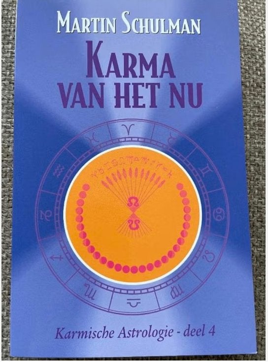 Boek In Karma van het Nu, Boeken, Spiritualiteit algemeen, Overige typen, Ophalen of Verzenden, Zo goed als nieuw