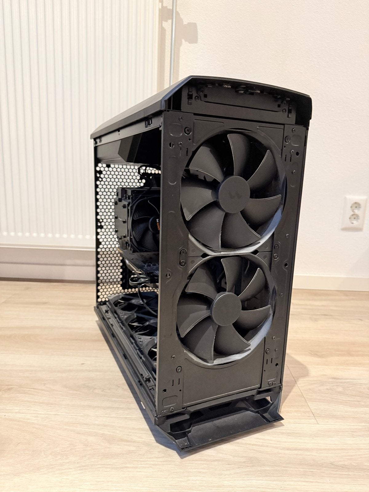 Foto 6 van Gaming PC- AMD Ryzen 9 3900X, RTX 1080 Ti, 32GB RAM