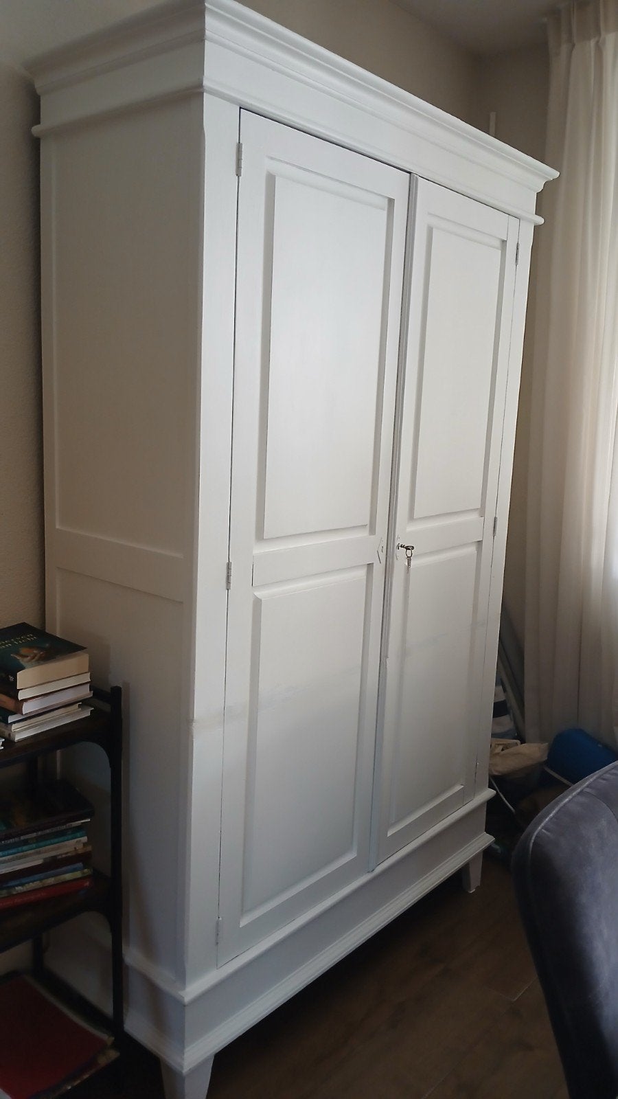 Witte kast met dichte deuren en planken, Ophalen, Gebruikt