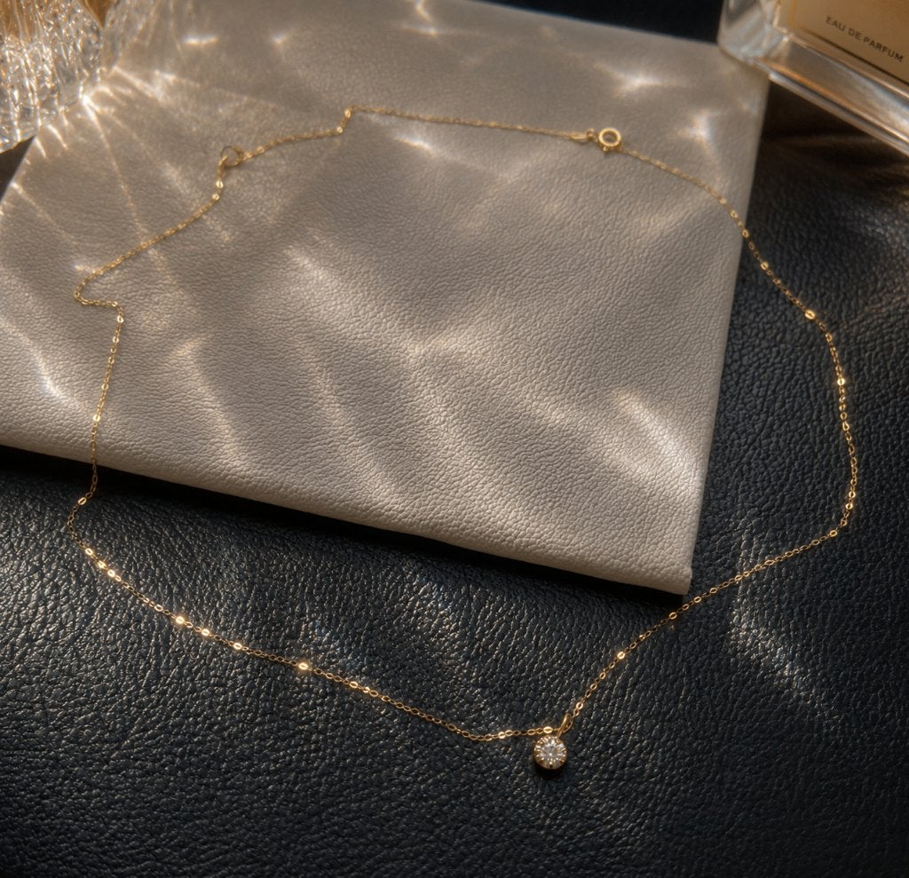 18K geel goud solitaire diamant ketting minimalist, Sieraden, Tassen en Uiterlijk, Kettingen, Geel, Ophalen of Verzenden, Zo goed als nieuw