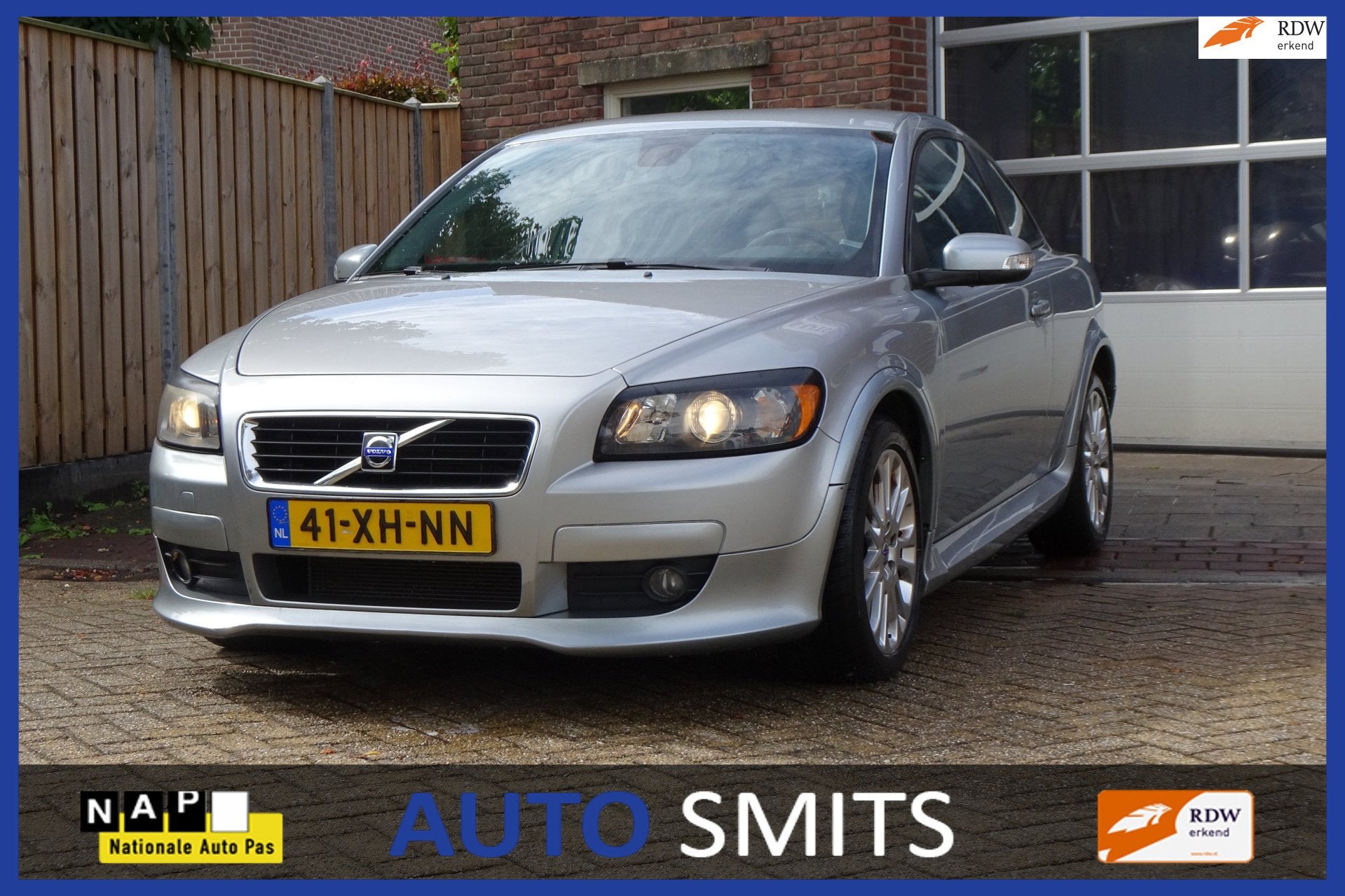 Volvo C30 2.4i Momentum, Gebruikt, 700 kg, 4 stoelen, Leder en Stof