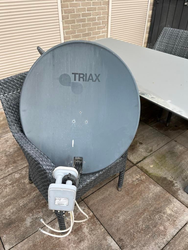 TRIAX schotelantenne met DUO LNB, Ophalen of Verzenden, Gebruikt, (Schotel)antenne, Overige merken