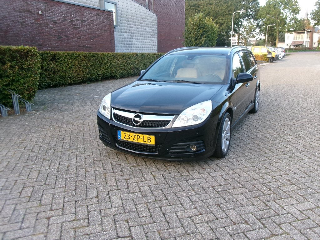 VECTRA WAGON 1.8-16V EXECUTIVE AUTOM TREKHAAK-AIRCO NWE APK, Dealer onderhouden, Beige, 4 cilinders, 1796 cc