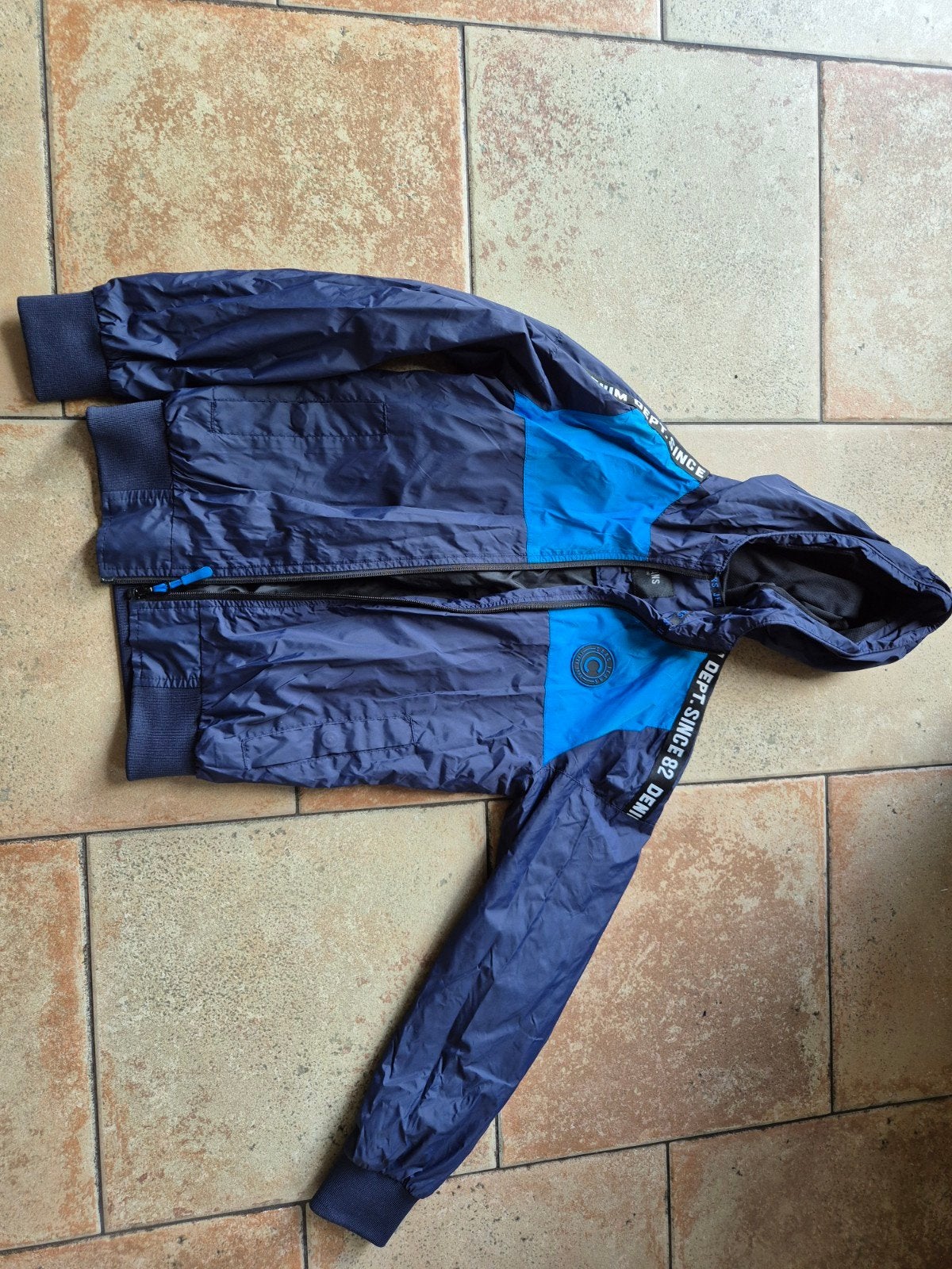 Cars zomerjas maat 10., Kinderen en Baby's, Kinderkleding | Maat 134, Gebruikt, Ophalen of Verzenden, Jas, Jongen