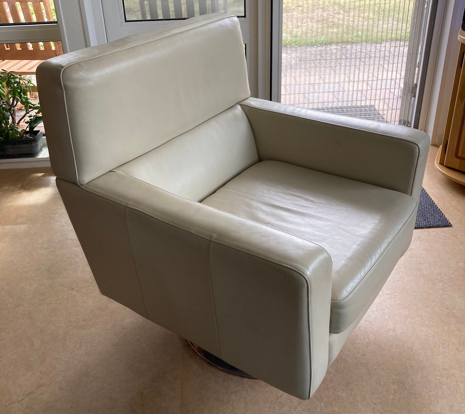 Draai fauteuil stoel crèmekleur - ECHT LEER -, Ophalen, Zo goed als nieuw, 75 tot 100 cm, Leer