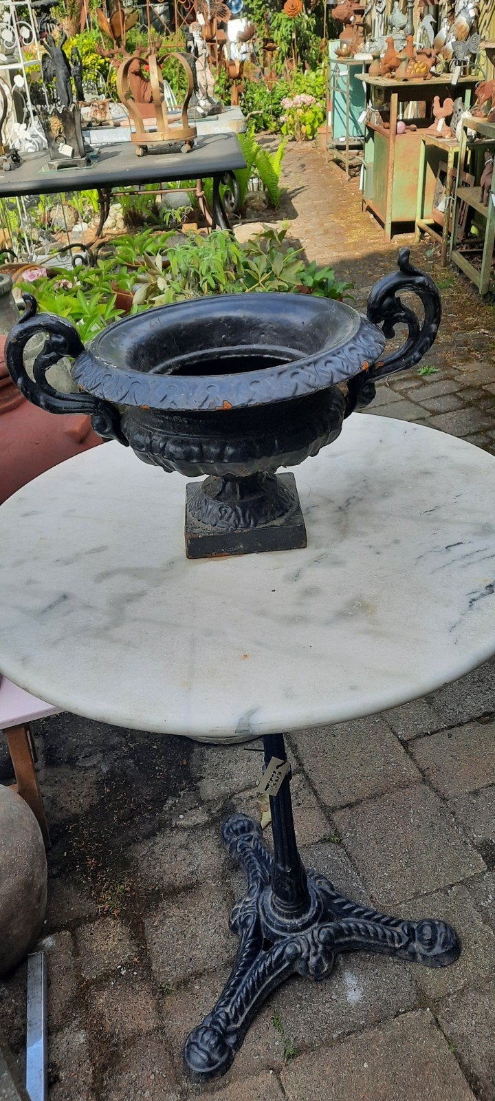 Antieke gietijzeren urn/plantenbak met handvatten, Ophalen of Verzenden