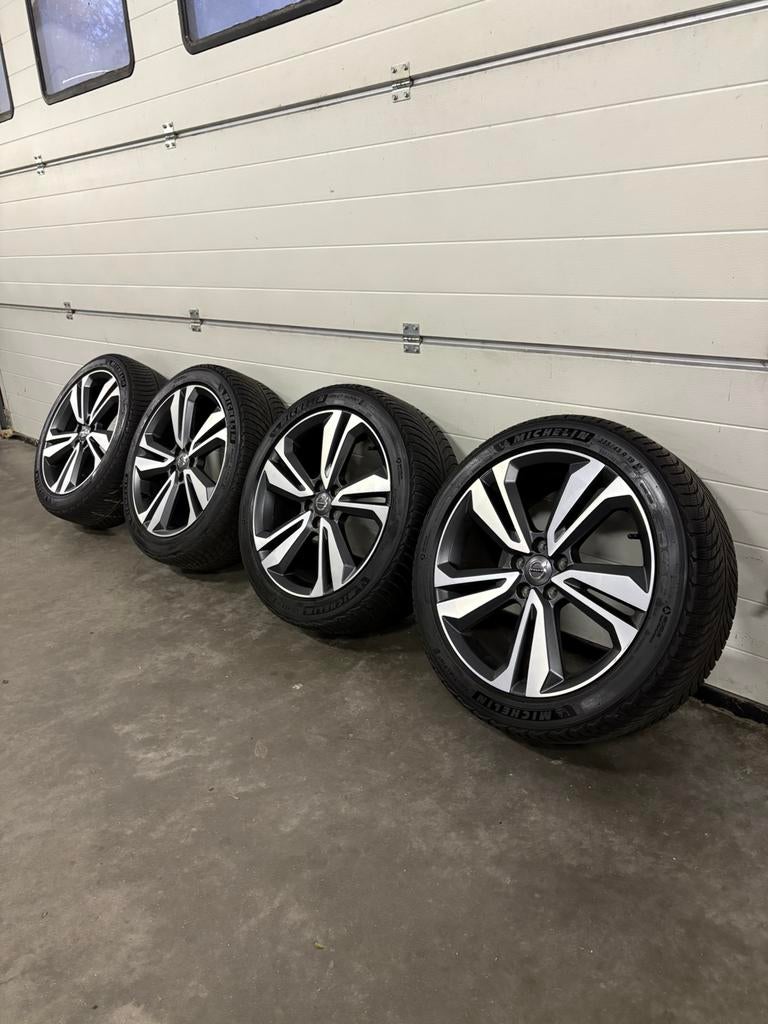 Volvo V60 Cross Country 19 inch winterset Michelin, Gebruikt, Banden en Velgen, Winterbanden, 235 mm