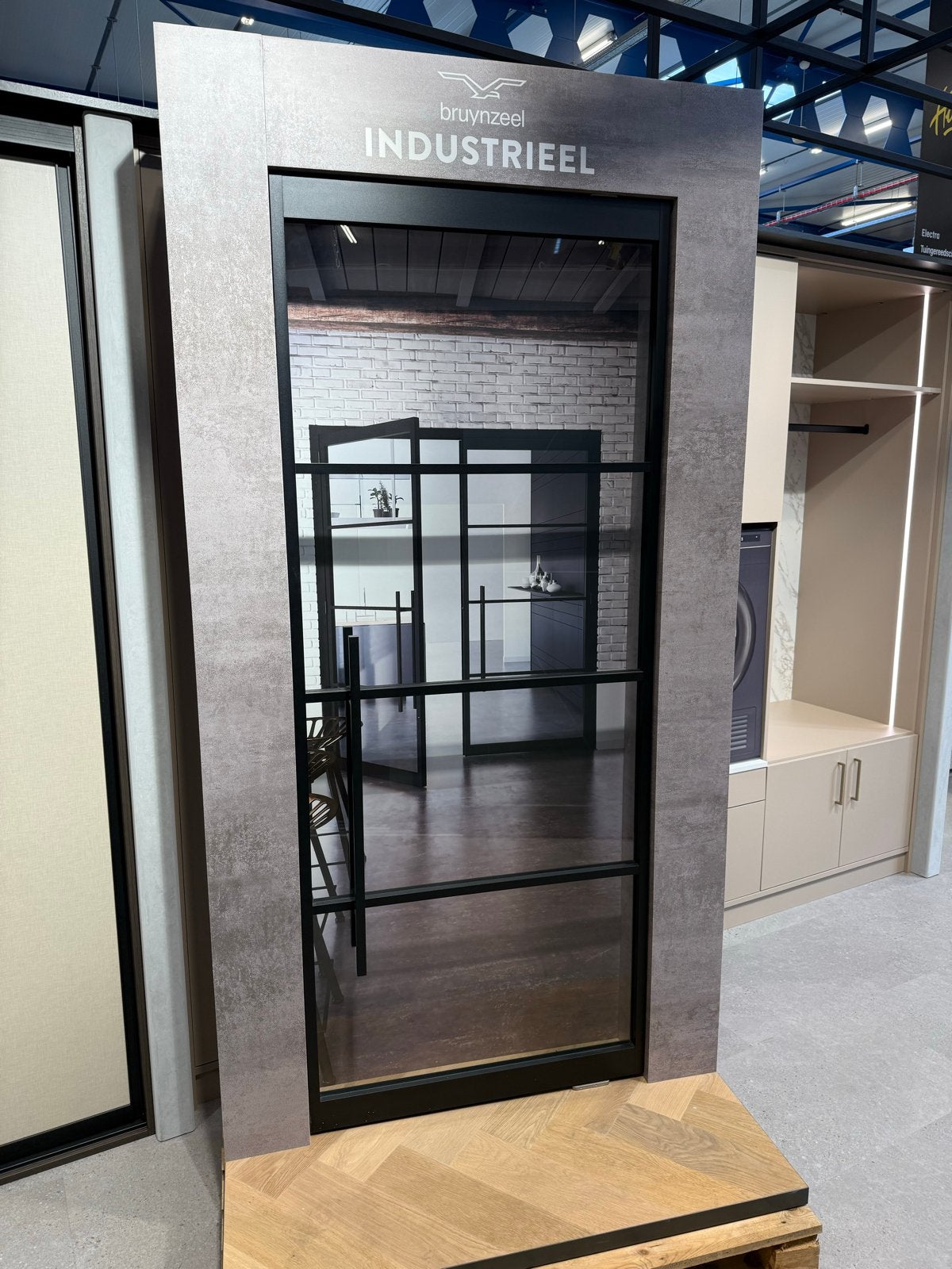 Metalen taatsdeur met glas (showmodel) 83x205 cm, Ophalen, 80 tot 100 cm, Binnendeur, Zo goed als nieuw