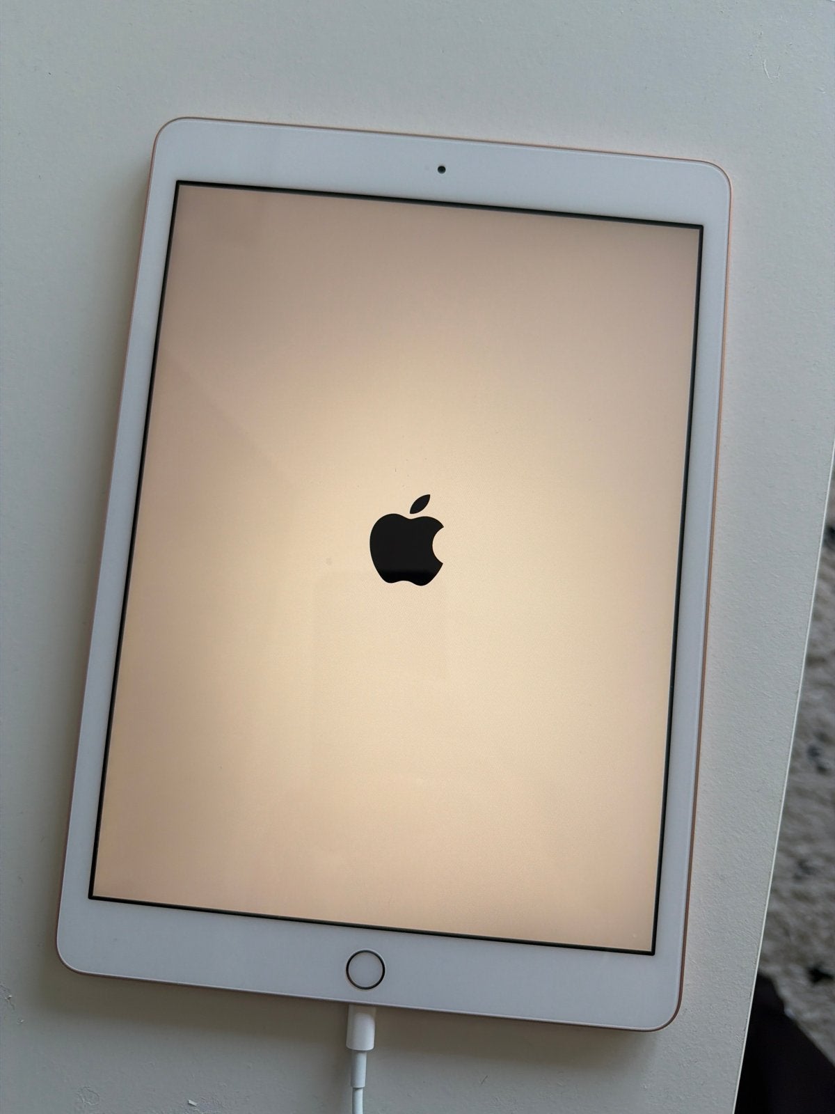 Apple iPad 7th generatie - Zo goed als nieuw, Rose Goud, Gebruikt, 32 GB, Apple iPad