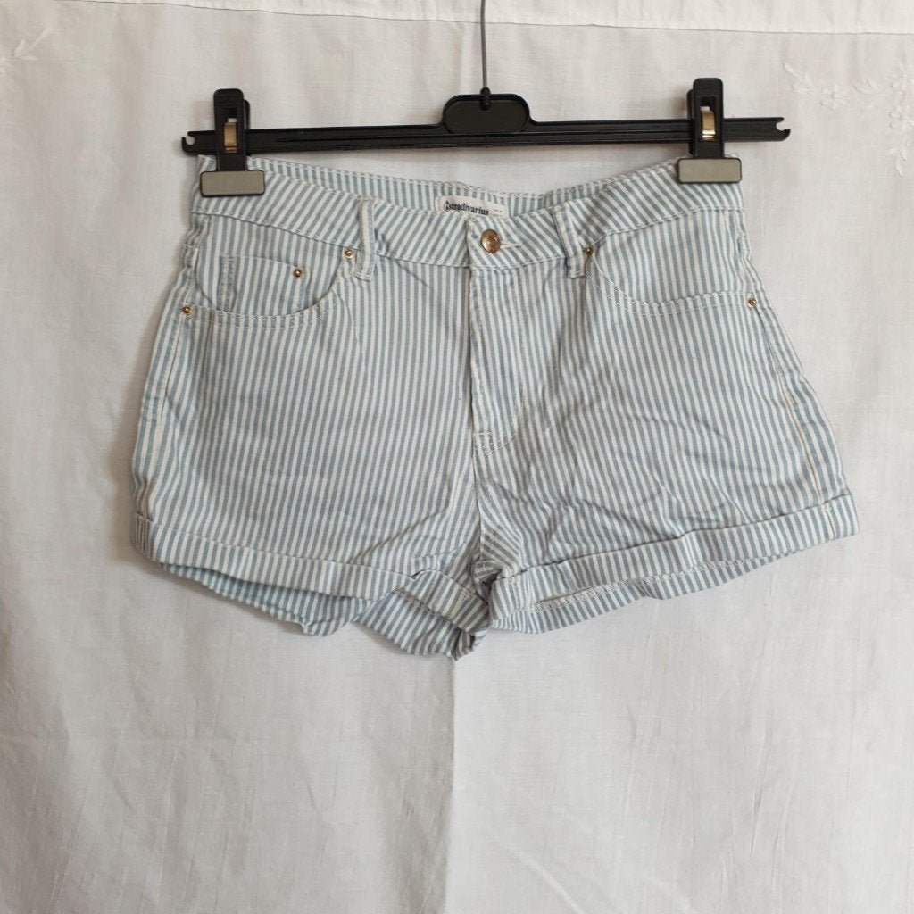 Leuke blauw wit gestreepte korte broek. Mt 36. Stradivarius, Kort, Blauw, ., Ophalen of Verzenden